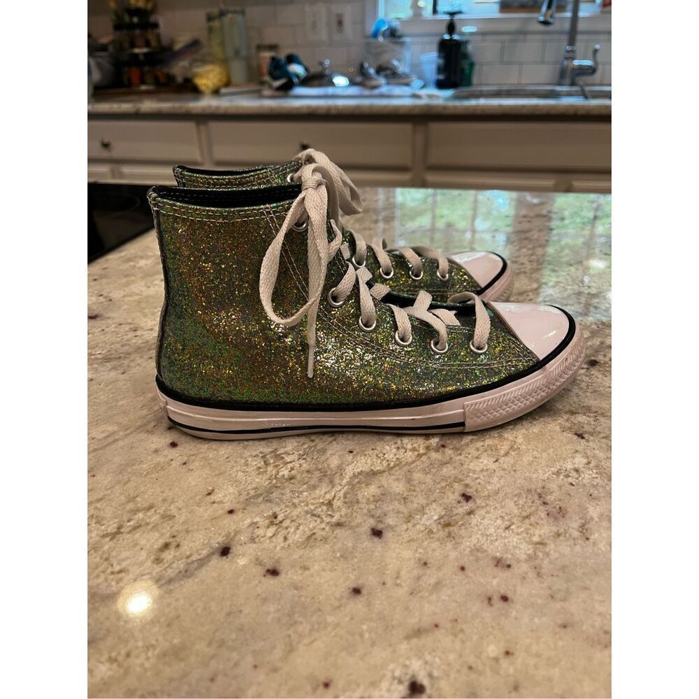 Converse Chuck Taylor Winter Glitter Hi-Top Sneaker sz 2 EUC